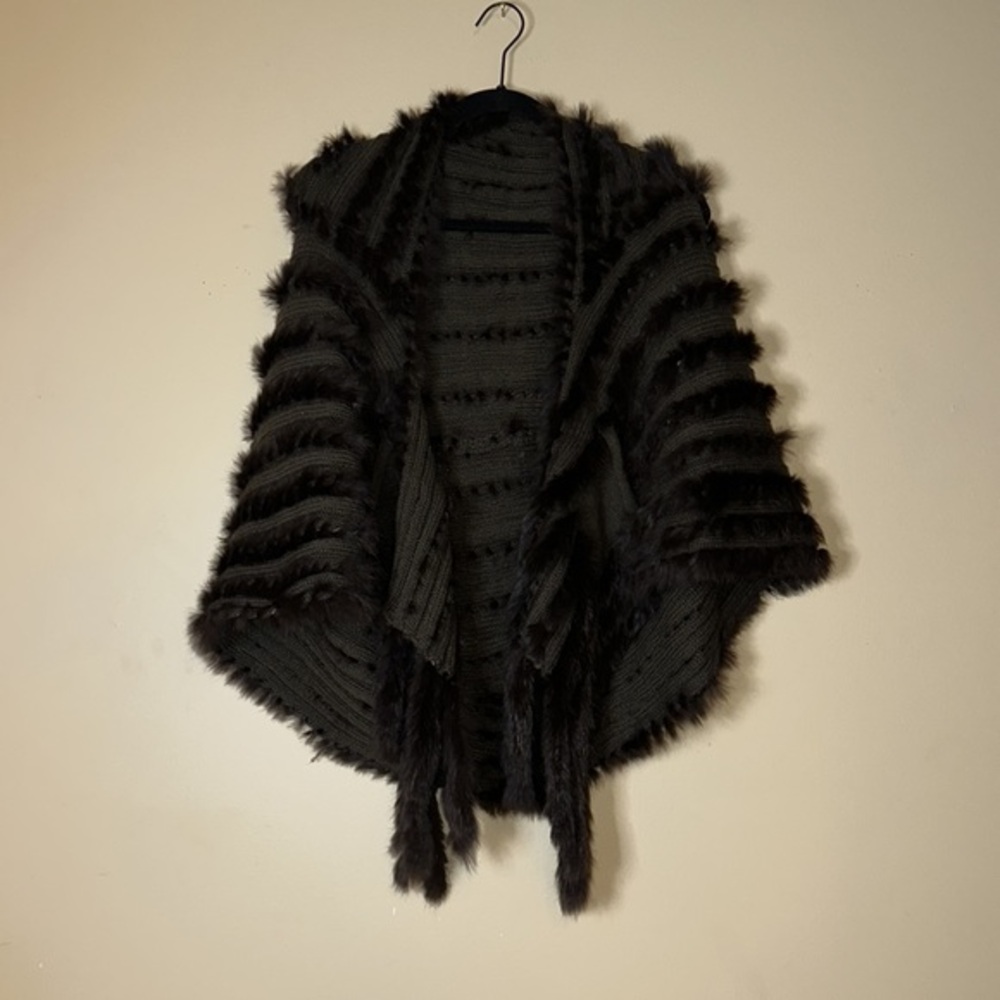 Rabbit for sweater vest